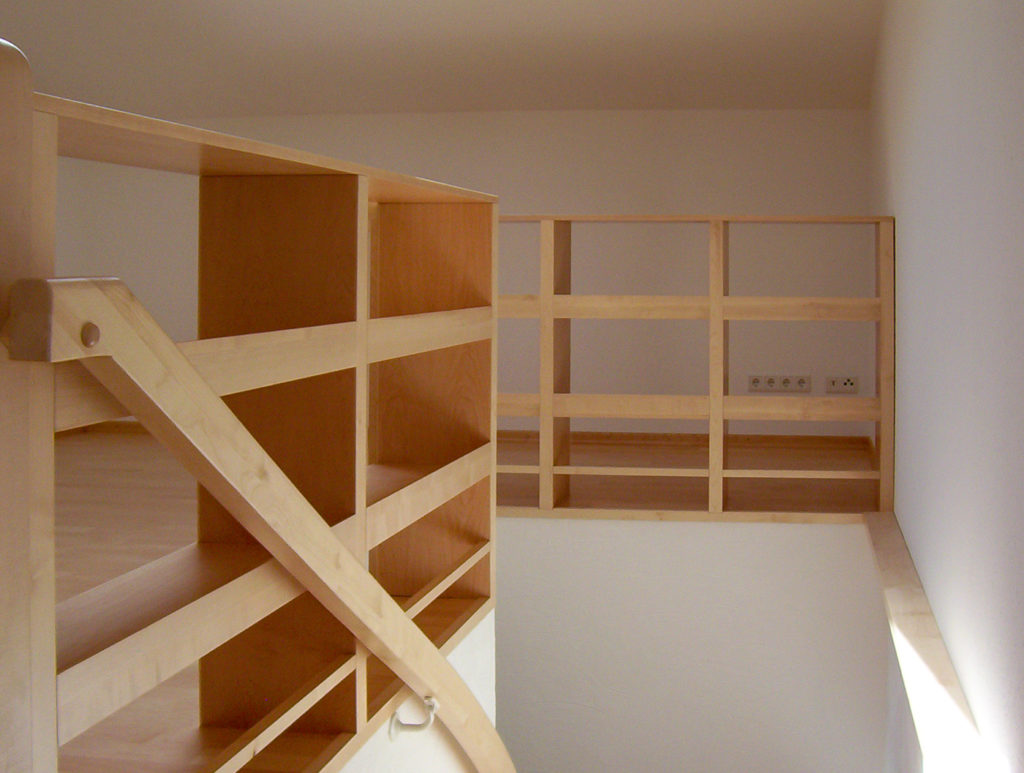 Treppe Holztreppe Treppe aus Holz Innentreppe Innentreppe aus Holz Treppenbau Treppenstufen Holz Treppe Holz Holzgeländer